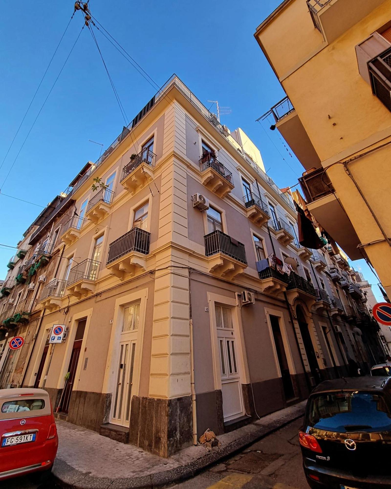 Elephant'S Rooms Catania Exterior photo